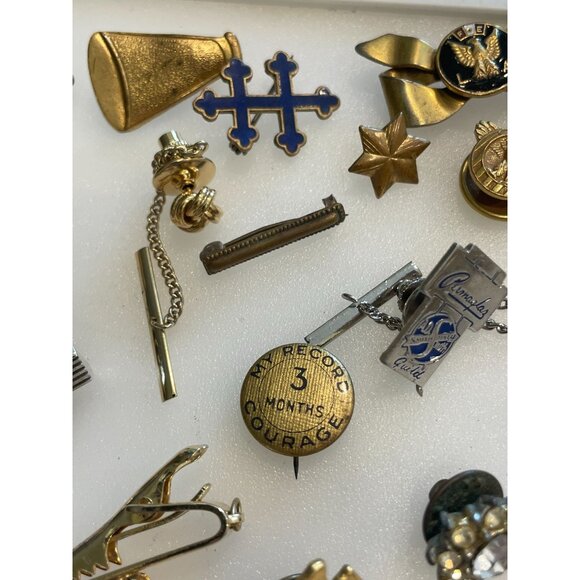 Vintage Collectible Pin & Fob Lot - Military Union Figural Awards & More Assorte - Picture 4 of 16